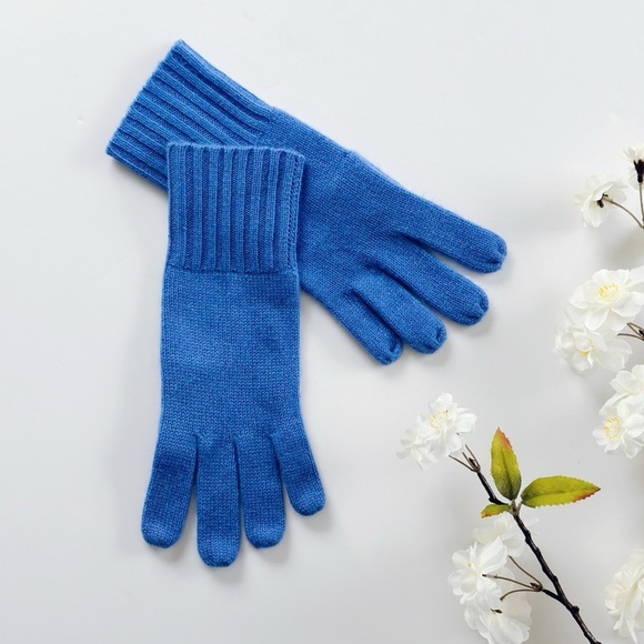 C by Bloomingdale’s Cashmere Gloves Blue - Picture 1 of 4